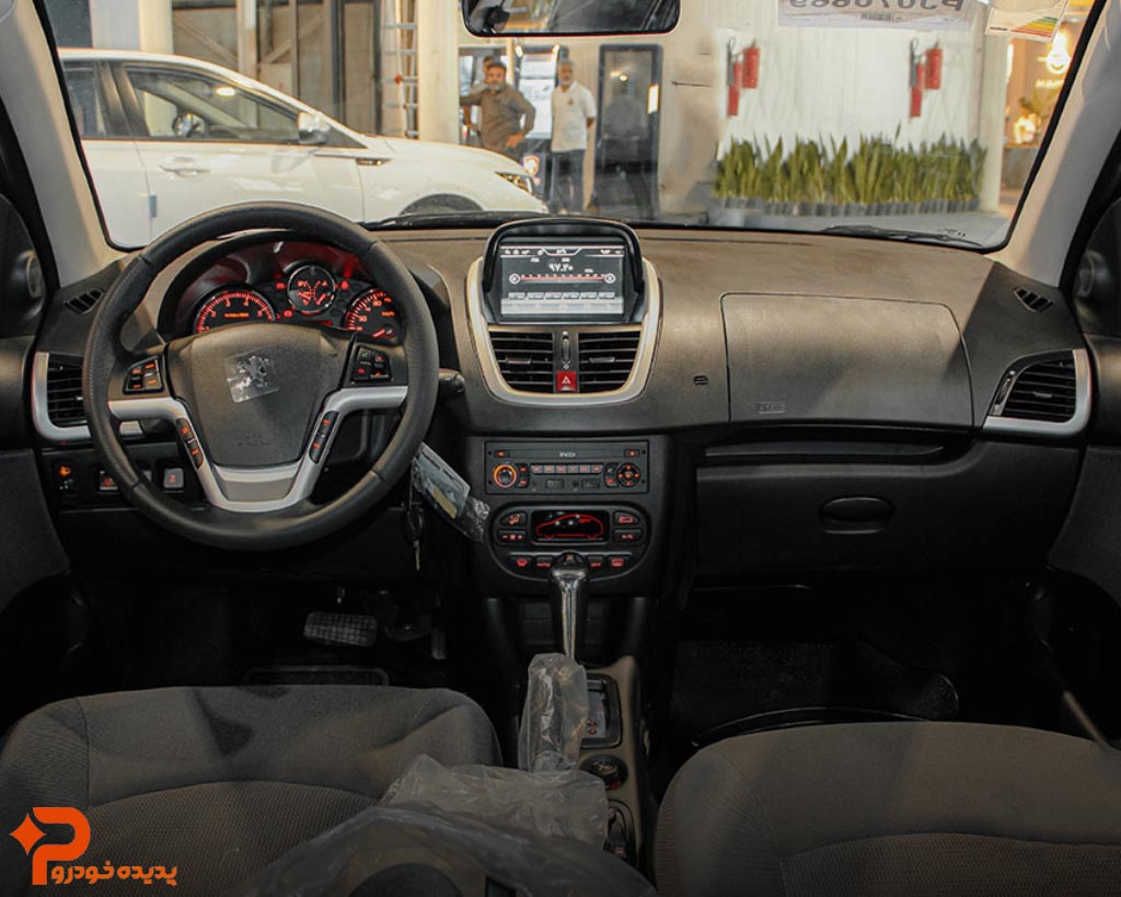 نمای داخل پژو 207 اتوماتیک